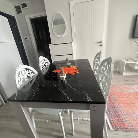 Havalimani Ve Avm Yakini Havuzlu Lux1+1 Ozel Fiyat Apartment *