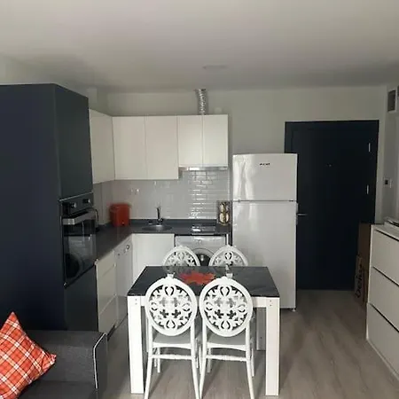 Havalimani Ve Avm Yakini Havuzlu Lux1+1 Ozel Fiyat Apartment *